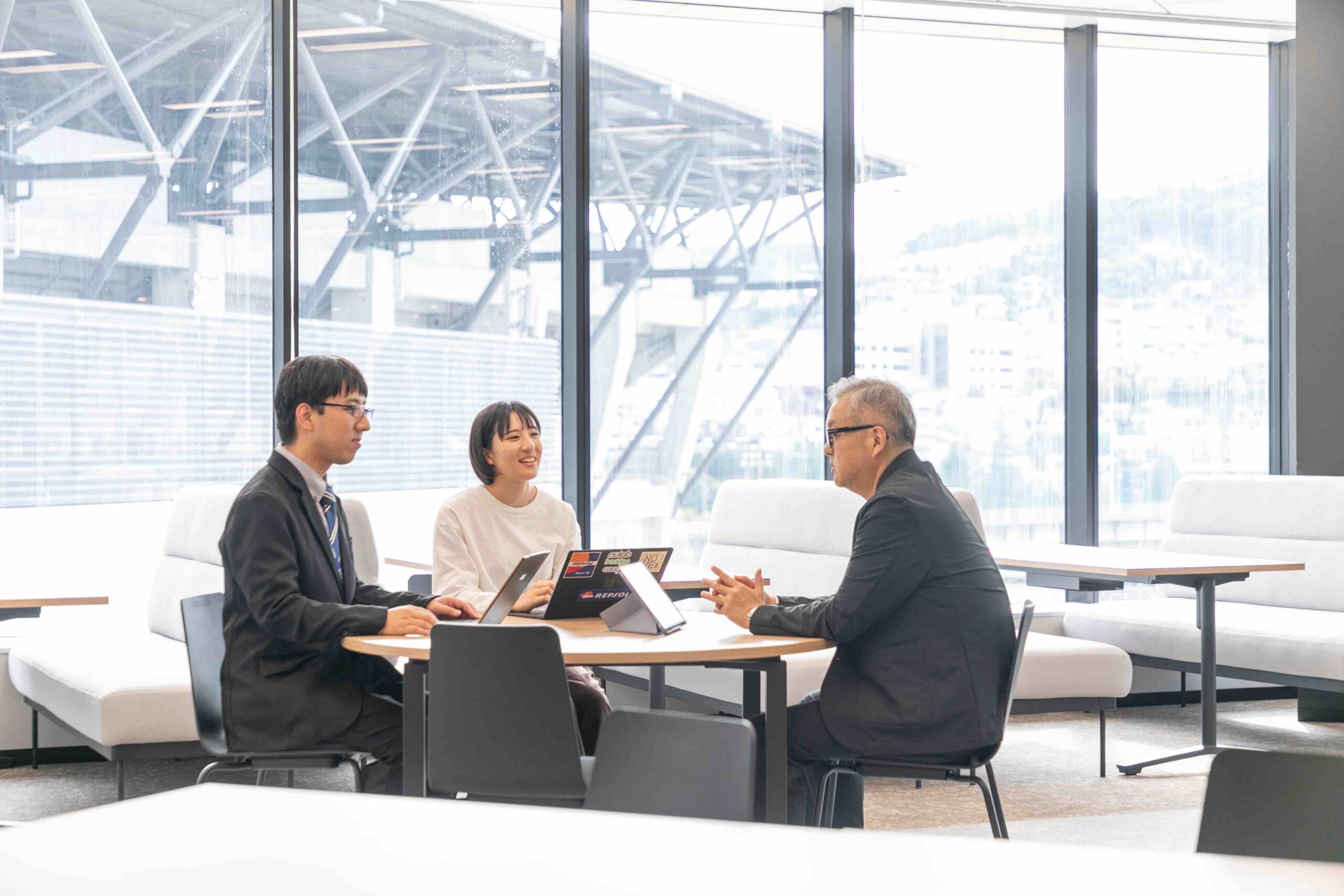 メインビジュアル３